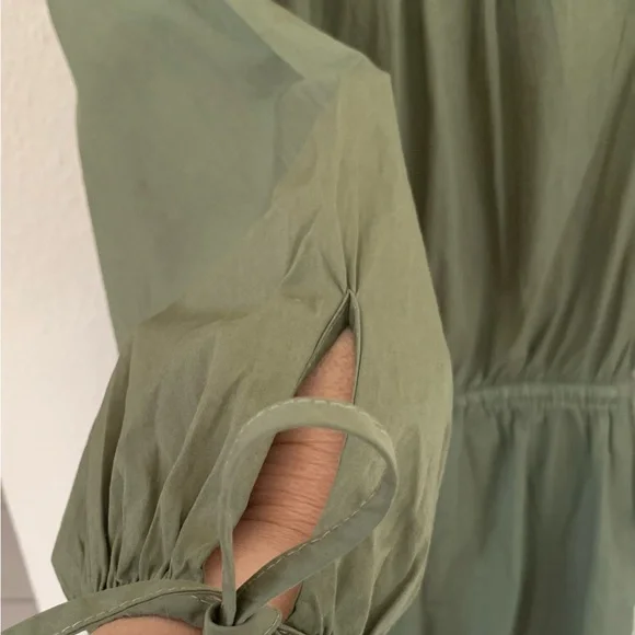 Price reduction! J.Crew Olive Green Romper. EUC vs NWOT. Size M - Picture 6 of 8